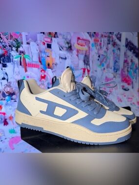Diesel low top Lace-Up Sneakers in Cream and Light Blue leather sz 42 (9 us )